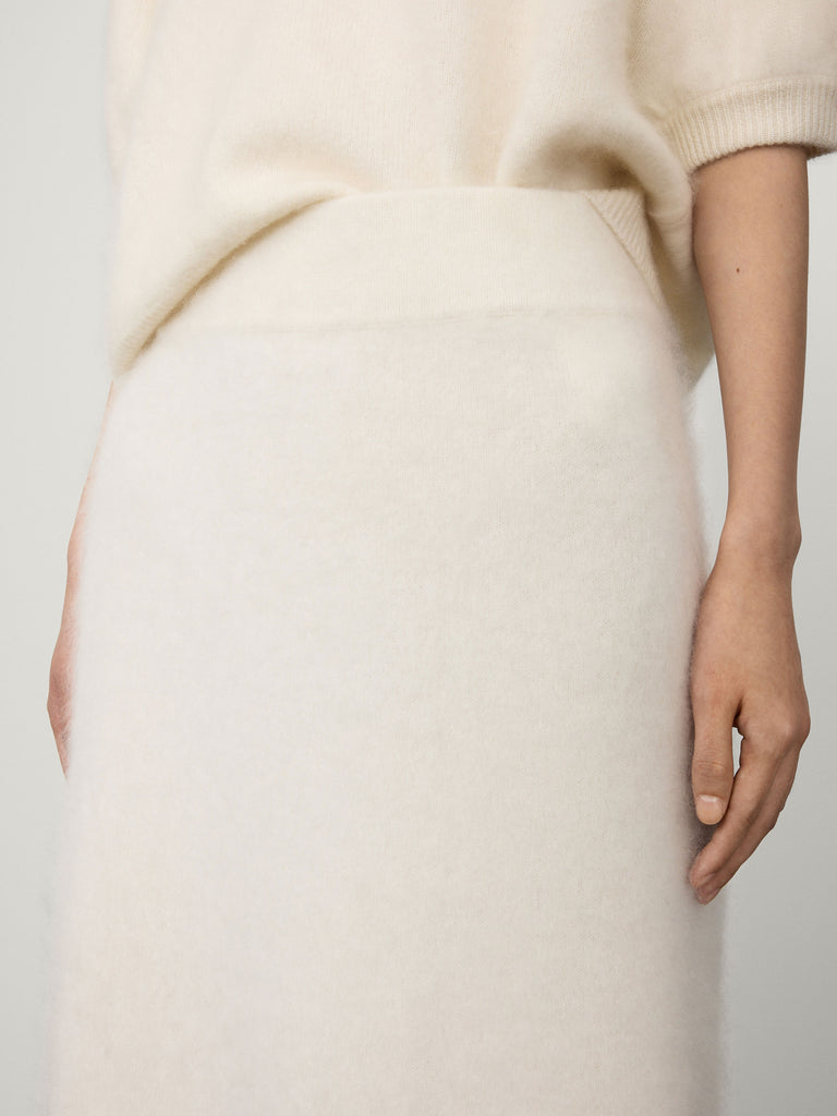 Asta Skirt Cream Brushed | LISA YANG | Vit kjol i 100% borstad kashmir