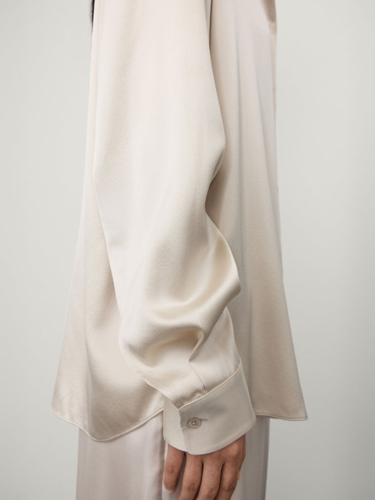 Long Sleeved Button Up Shirt Champagne | LISA YANG | Vit silkes skjorta i 100% silke