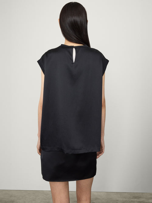 Round Neck Sleeveless Top Midnight | LISA YANG | Svart silkestopp i 100% silke