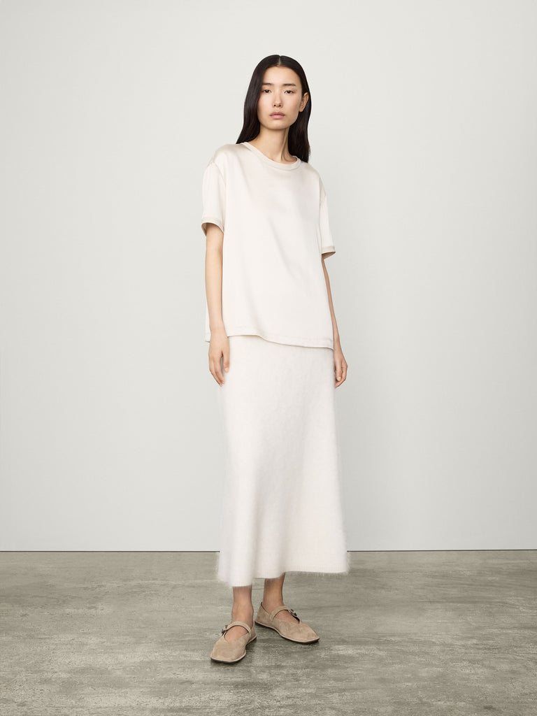 Round Neck T-shirt Champagne | LISA YANG | Vit T-shirt i 100% silke