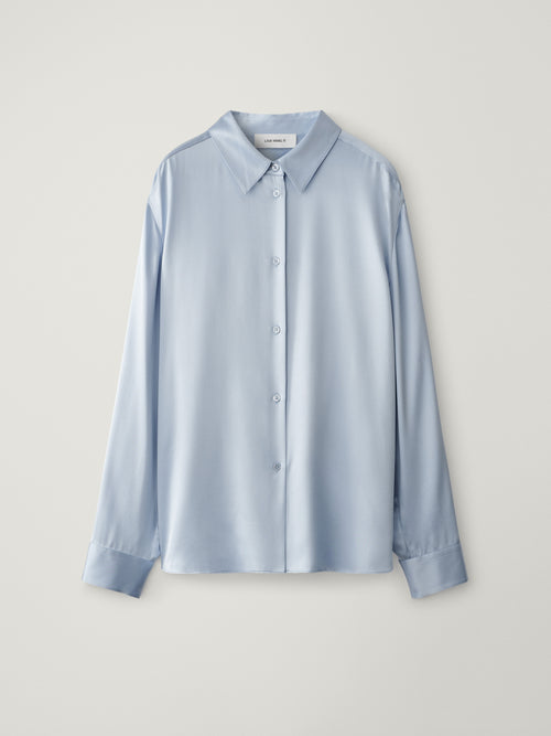 Long Sleeved Button Up Shirt Surf | LISA YANG | Ljusblå silkes skjorta i 100% silke