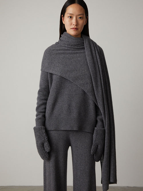 Montana Mittens Graphite | Lisa Yang | Grå mörkgrå vantar med snöre i 100% kashmir