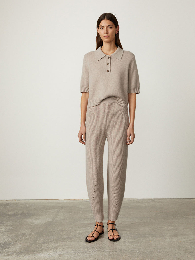 Kaja Trousers Sand | Lisa Yang | Beige trousers bottoms in 100% cashmere