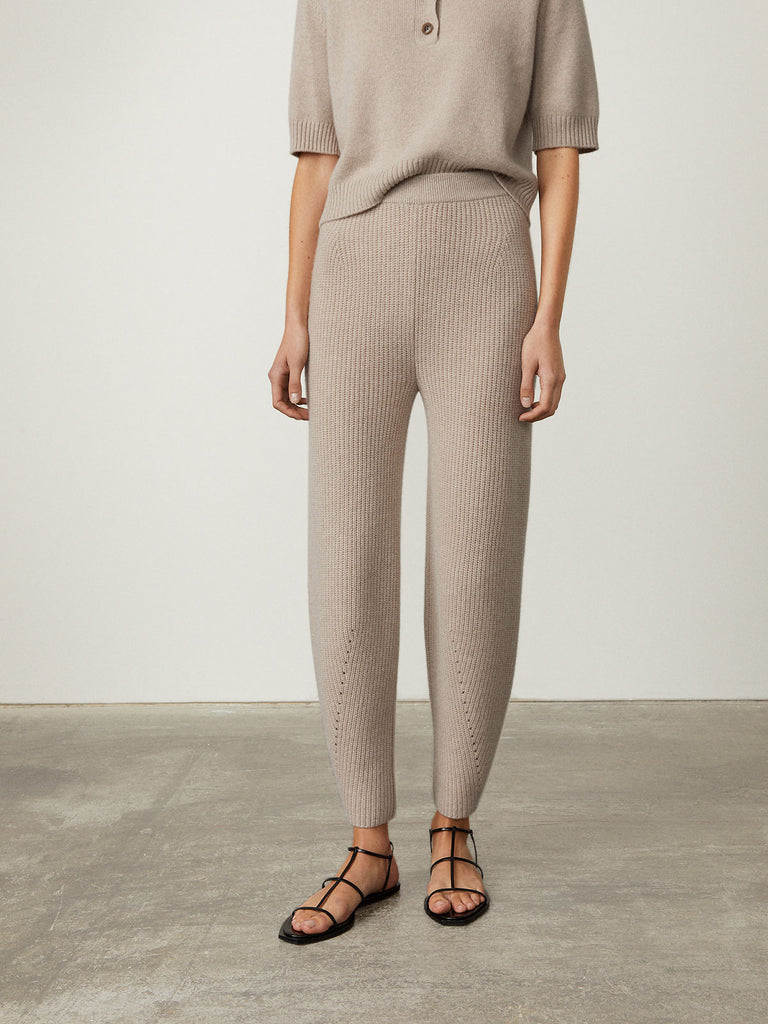 Kaja Trousers Sand | Lisa Yang | Beige trousers bottoms in 100% cashmere