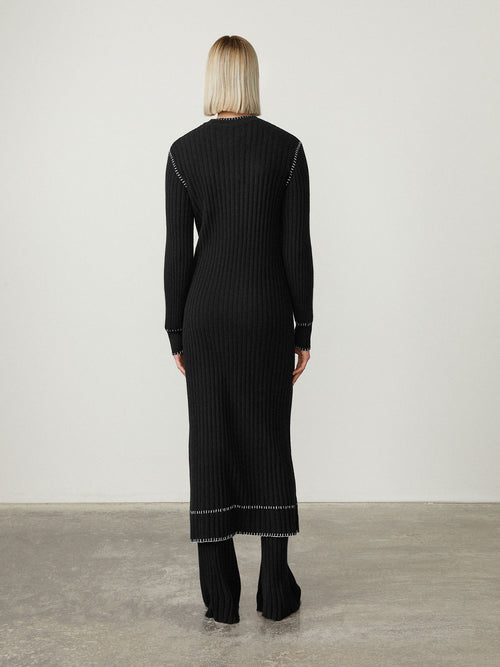 Nette Dress Black | Lisa Yang | Svart långärmad lång klänning i 100% kashmir