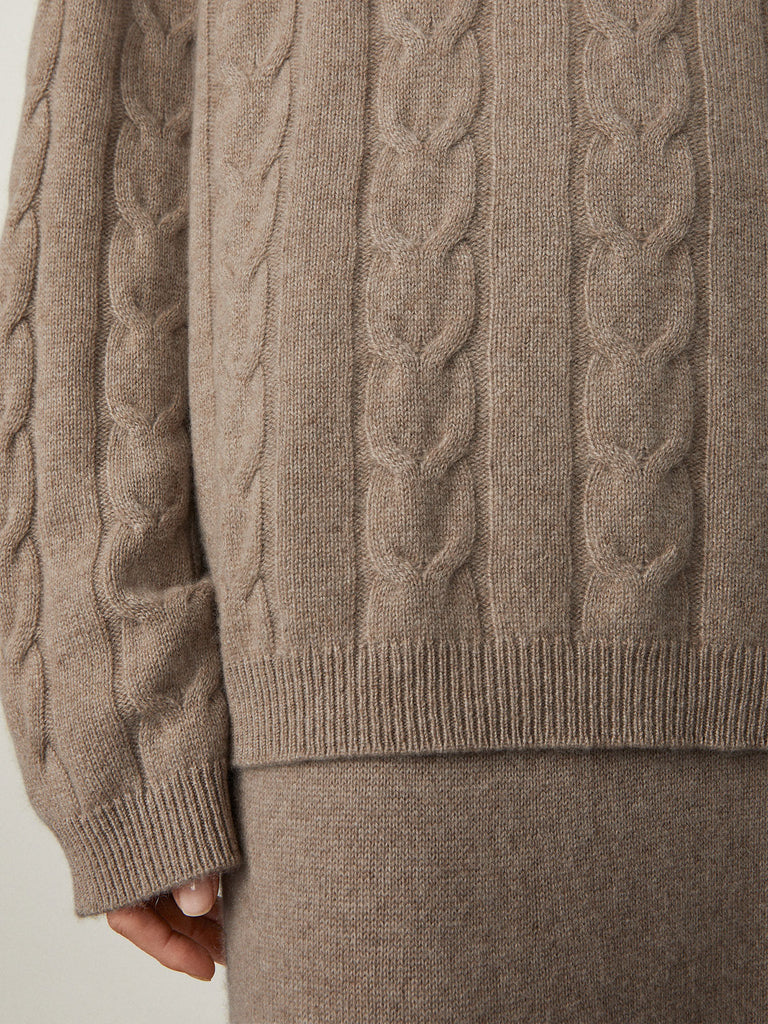 Vilma Sweater Mole | Lisa Yang | Brun beige kabelstickad tröja i 100% kashmir