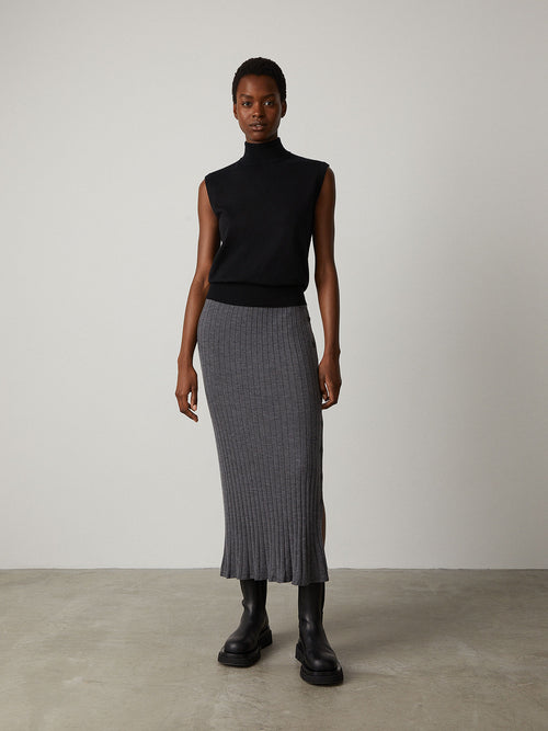 Cynthia Vest Black | Lisa Yang | Svart väst med polokrage i 100% kashmir