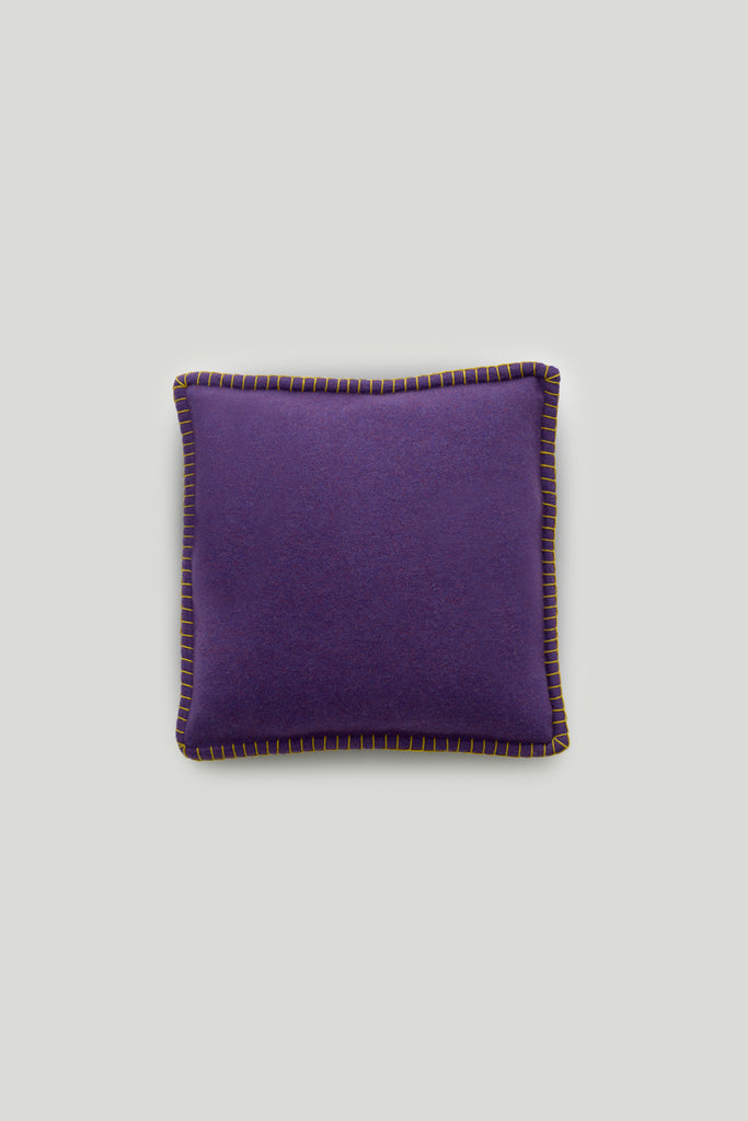 Amsterdam Cushion Deep Violet | Lisa Yang | Lila mörklila grå kuddfodral i 100% kashmir