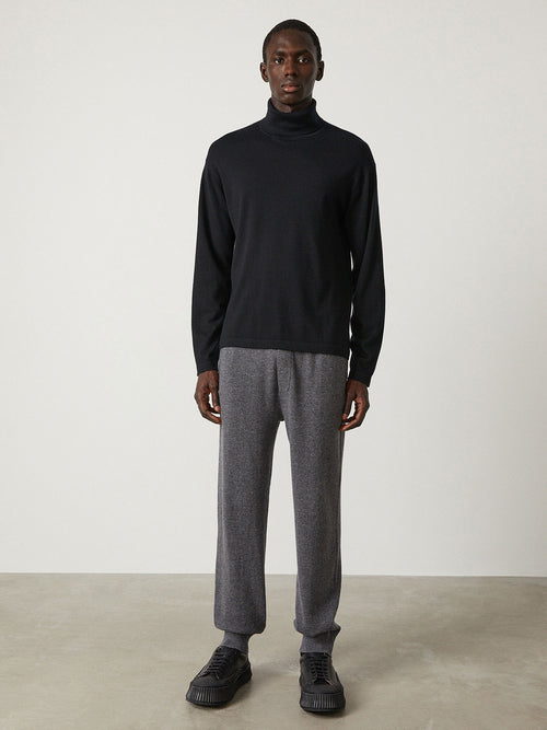 Alain Sweater Black | Lisa Yang | Svart långärmad polotröja i 100% kashmir