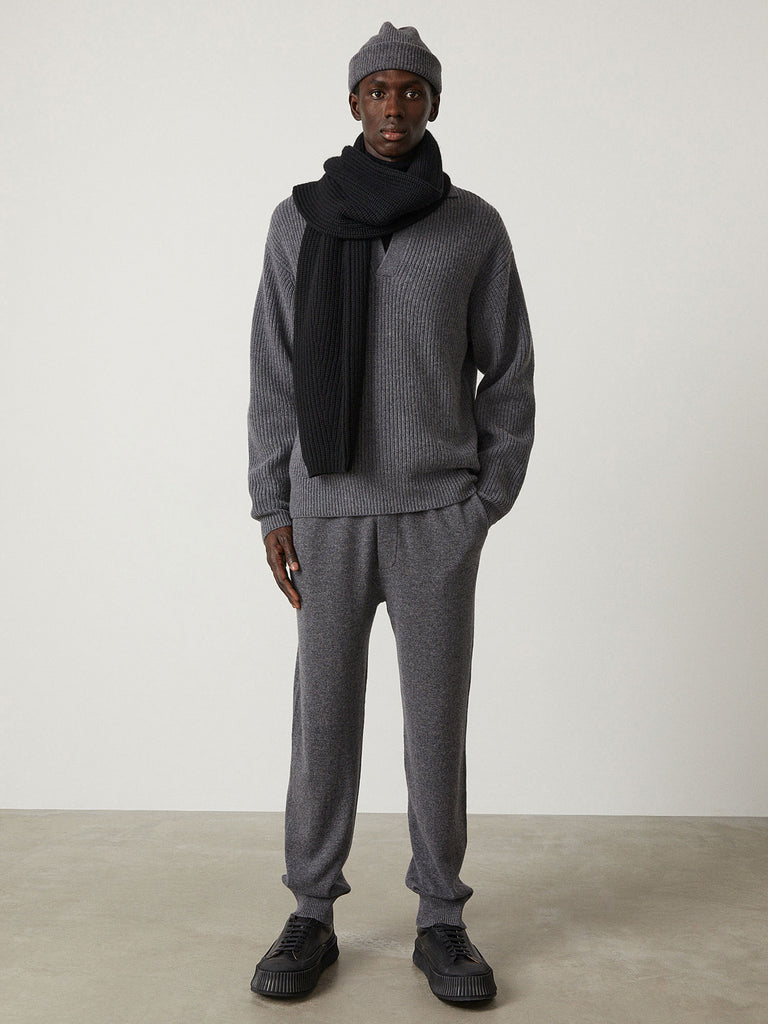 Beaumont Trousers Graphite | Lisa Yang | Grå mörkgrå byxor i 100% kashmir