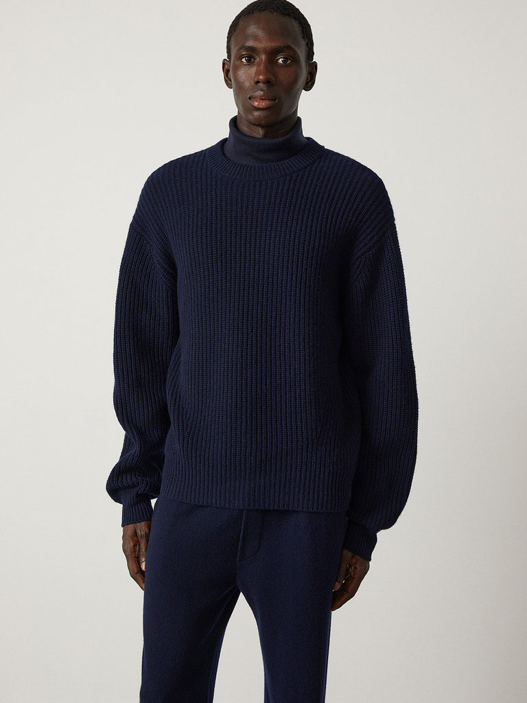 Cyrille Sweater Navy | Lisa Yang | Blå mörkblå tröja i 100% kashmir