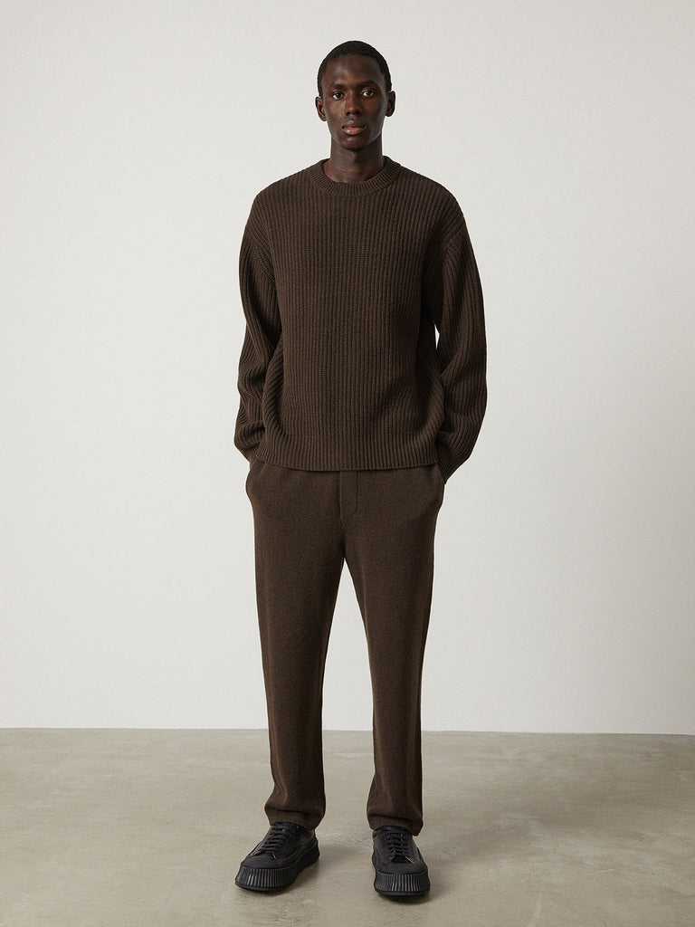 Cyrille Sweater Wood | Lisa Yang | Brun mörkbrun tröja i 100% kashmir