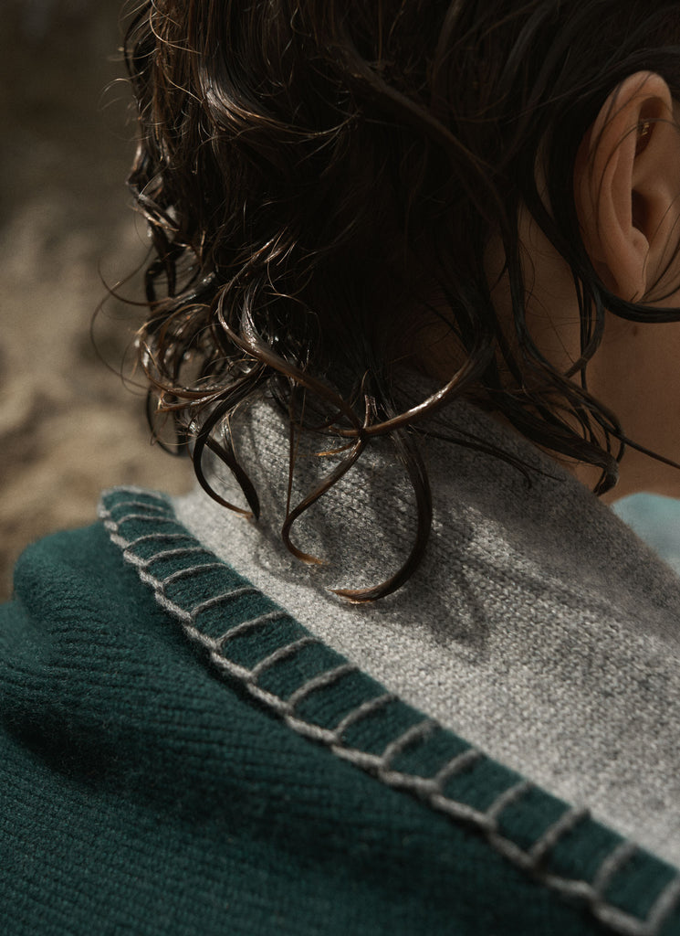 Stockholm Blanket Pine Grey | Lisa Yang | Grön grå filt pläd i 100% kashmir