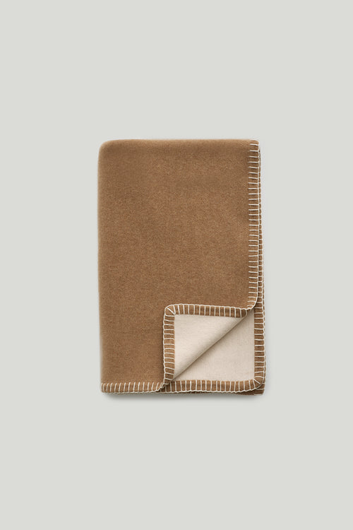 Stockholm Blanket Walnut Pearl | Lisa Yang | Brun vit filt pläd i 100% kashmir