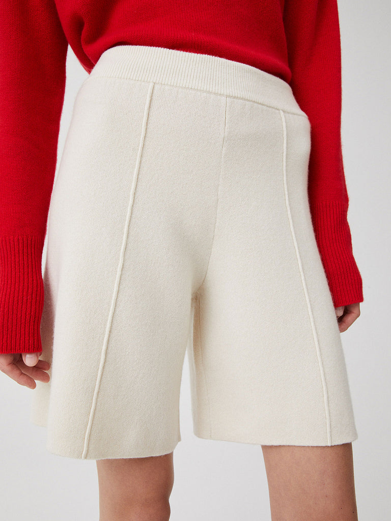 Maris Shorts Cream | Lisa Yang | Vita shorts i 100% kashmir